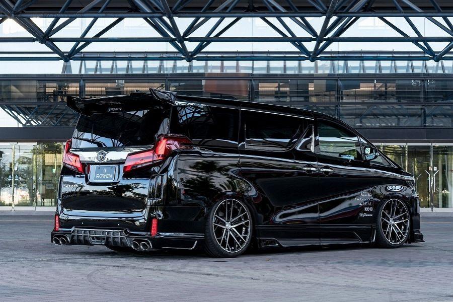  Toyota Alphard by Rowen 2018 года  (фото 3 из 12)